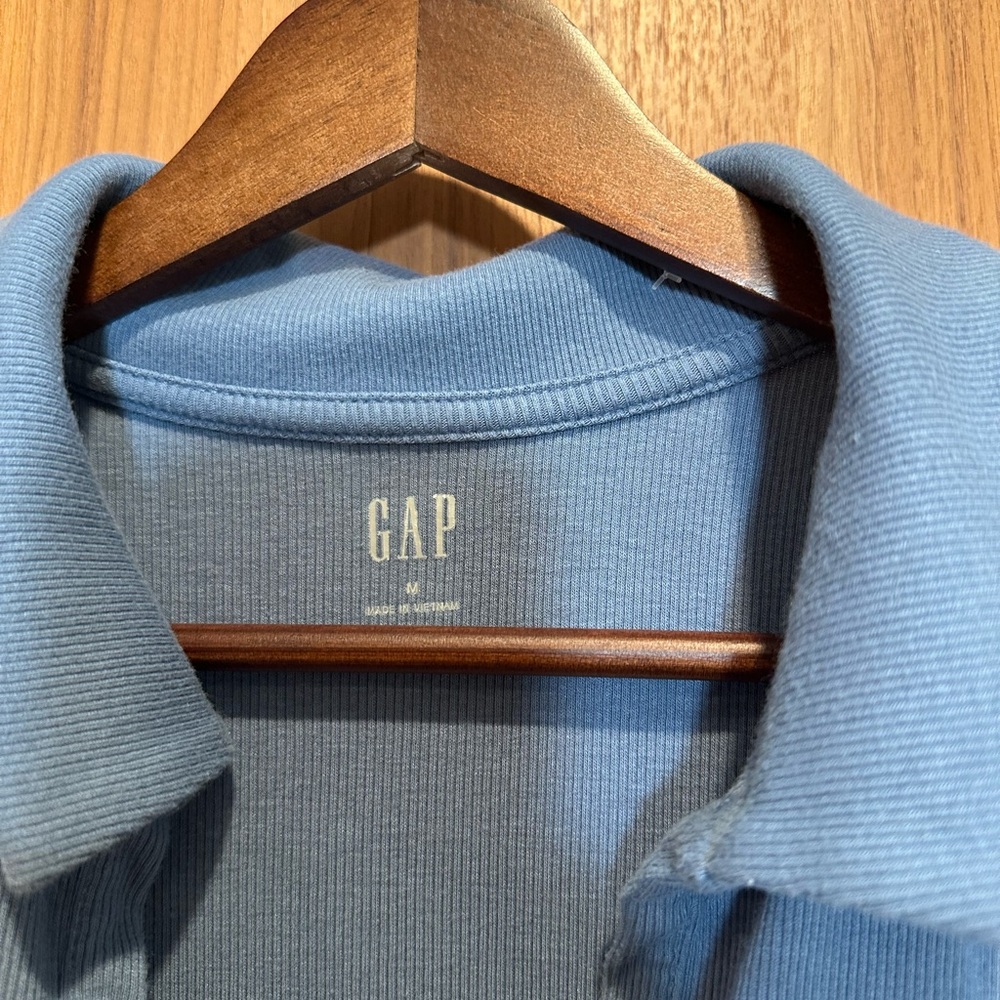GAP Women's Sleeveless Blue collared Tank Size M - Picture 2 of 3